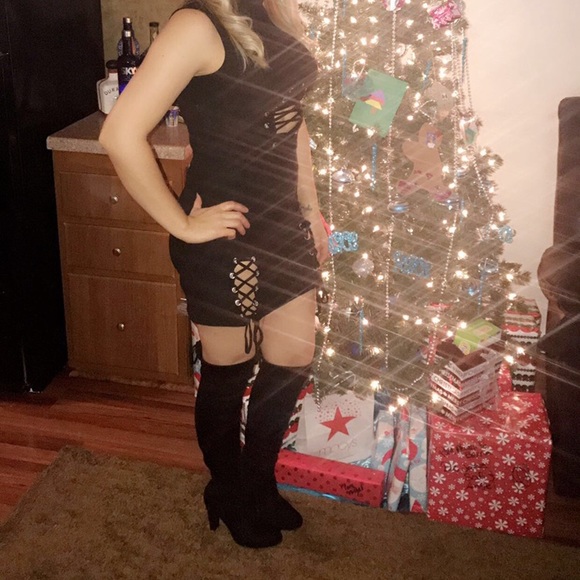 Black dress - Picture 4 of 4